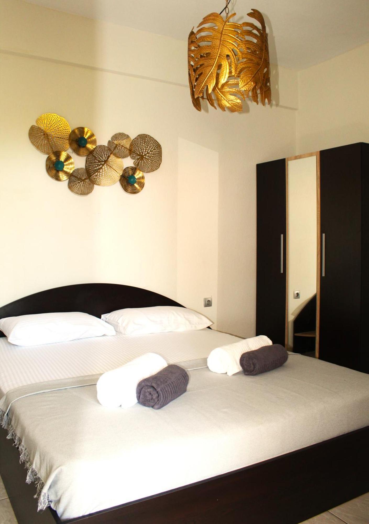 Azure Bliss Suites Nikíti Kültér fotó